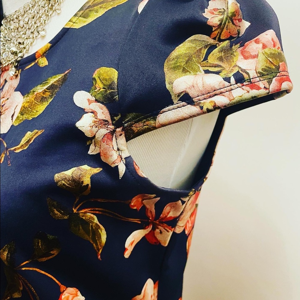 Olivia Matthews Dress - Picture 5 of 16
